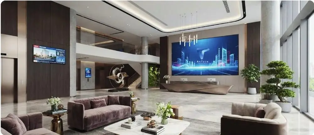 Sảnh tòa nhà với màn hình LED và hệ thống chiếu sáng